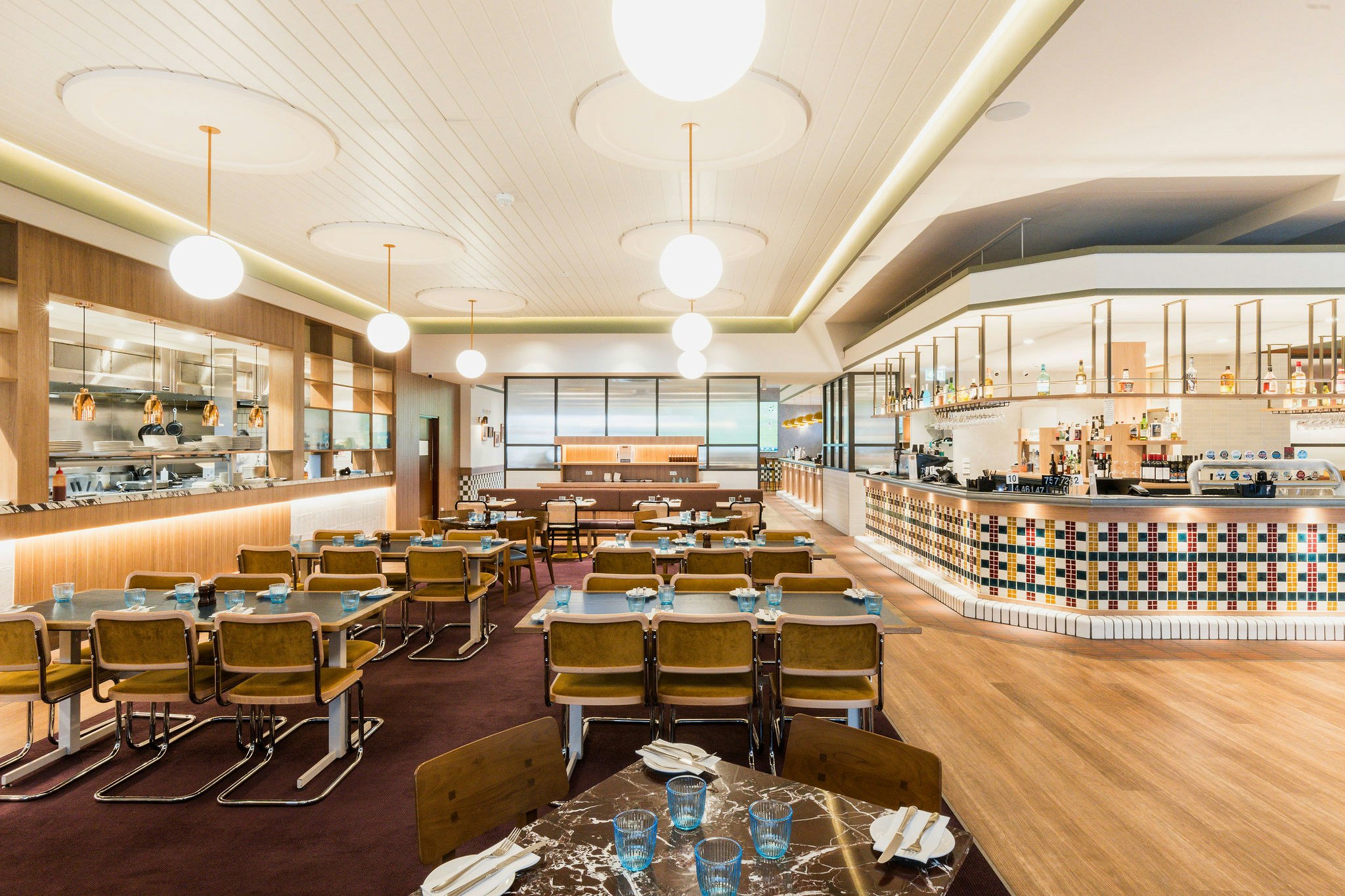 The Statesman Hotel 28/32