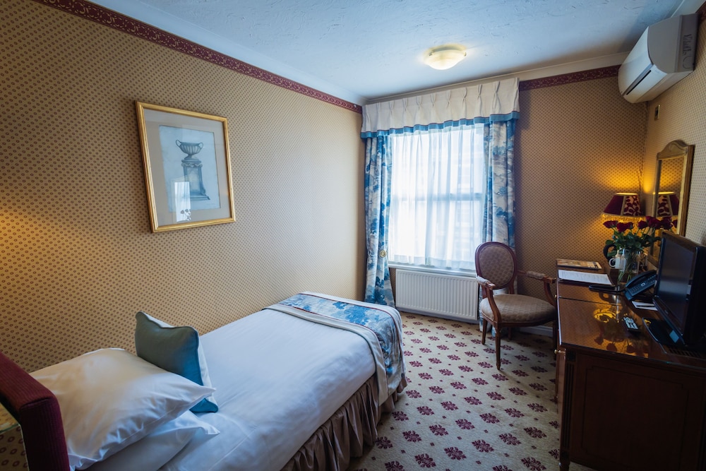 London Lodge Hotel 38/72