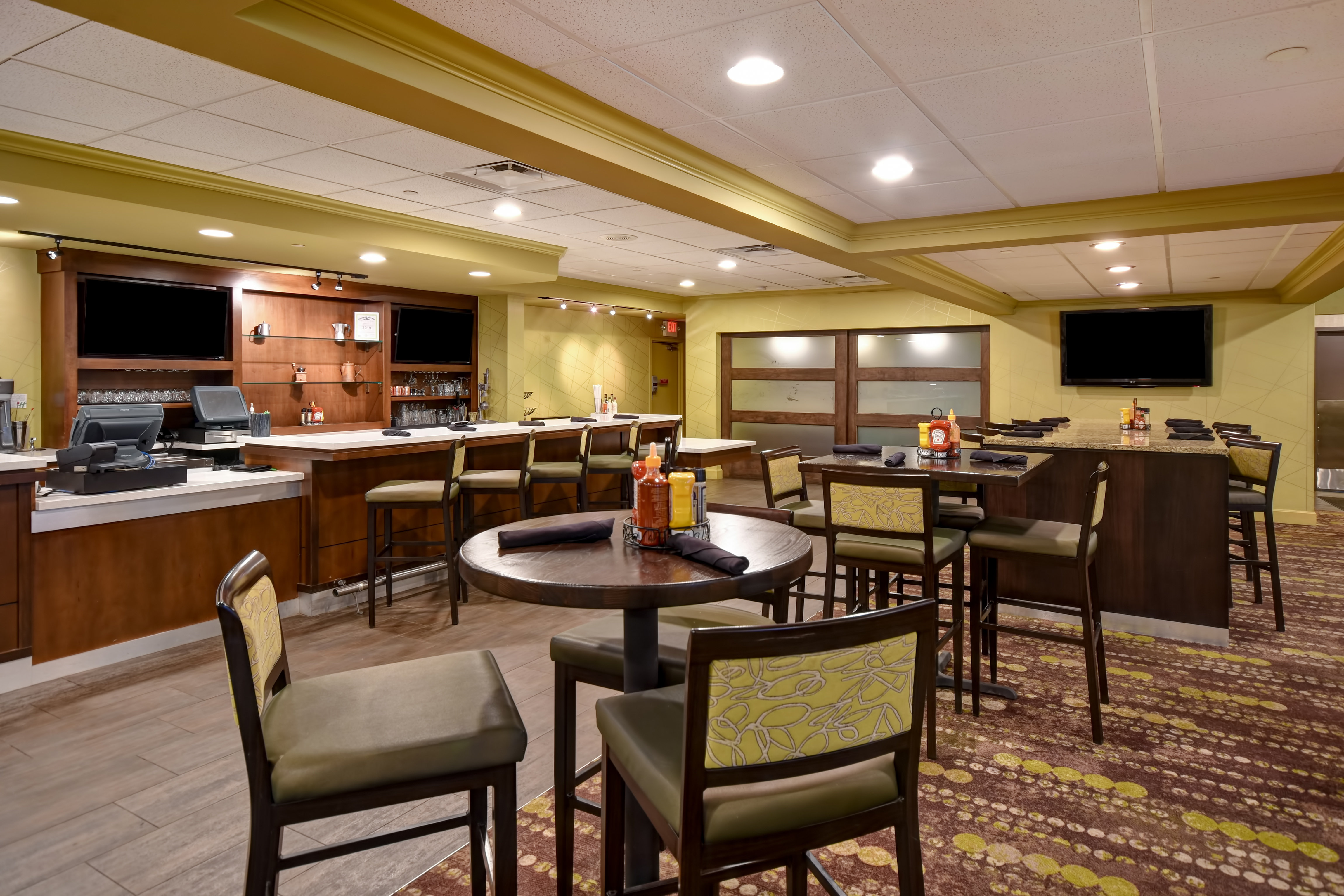 Holiday Inn Cincinnati-Riverfront 41/58