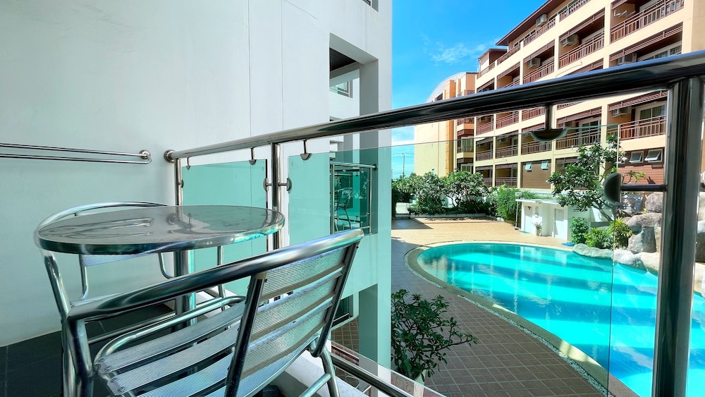 Dragon Beach Resort 52/55