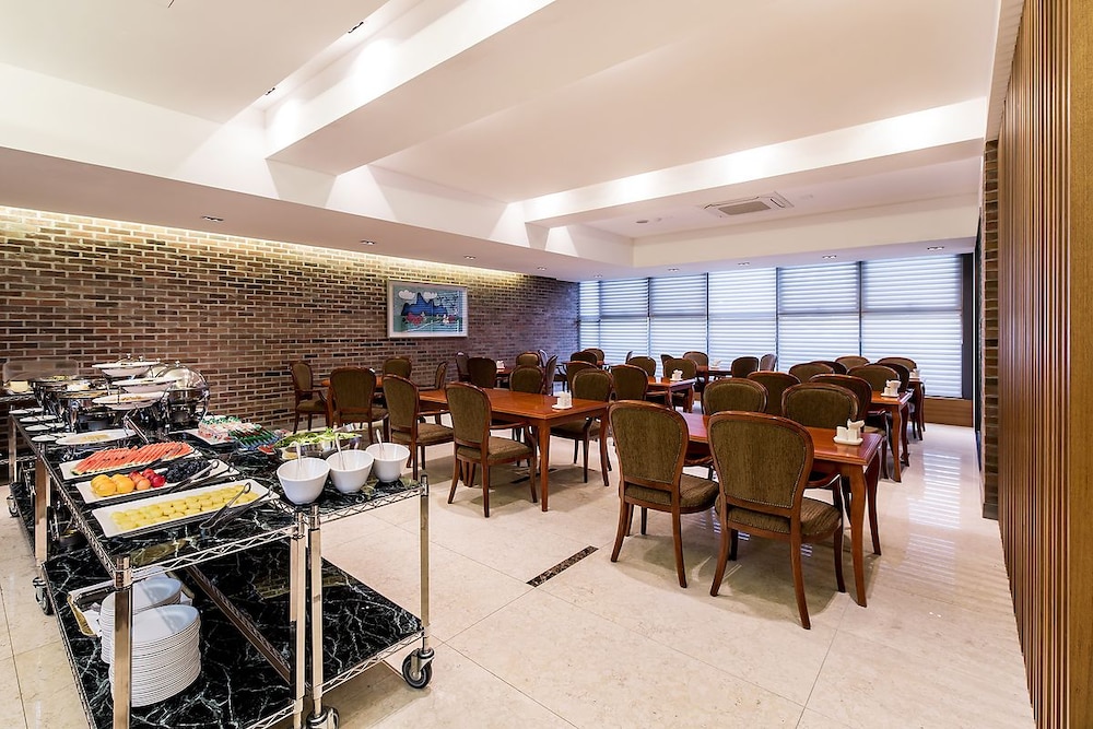 Korea Tourist Hotel 48/61