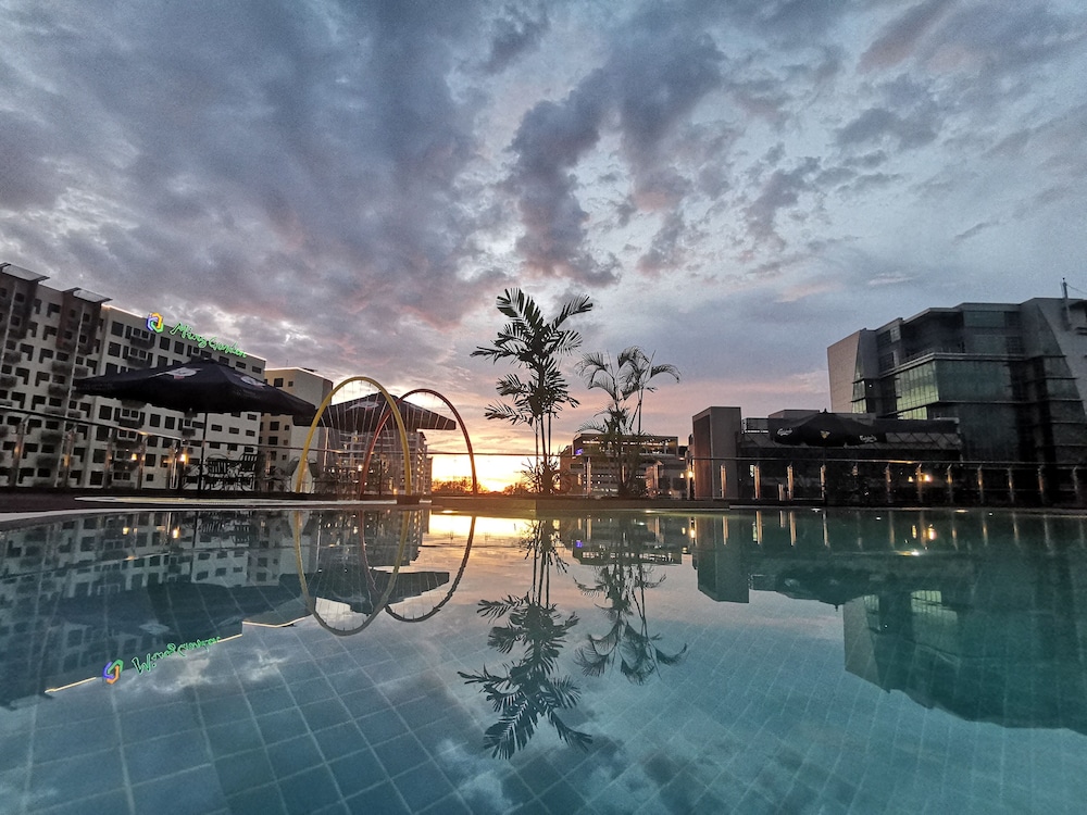 Sabah Oriental Hotel 65/69