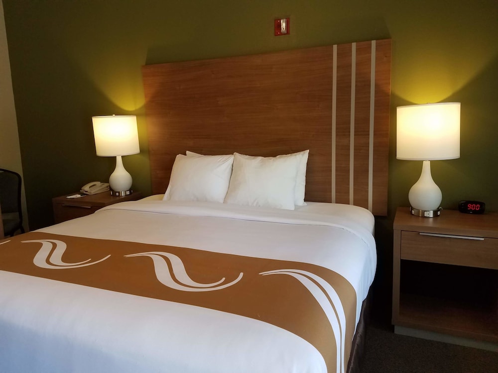 Quality Inn & Suites Bainbridge Island 10/62