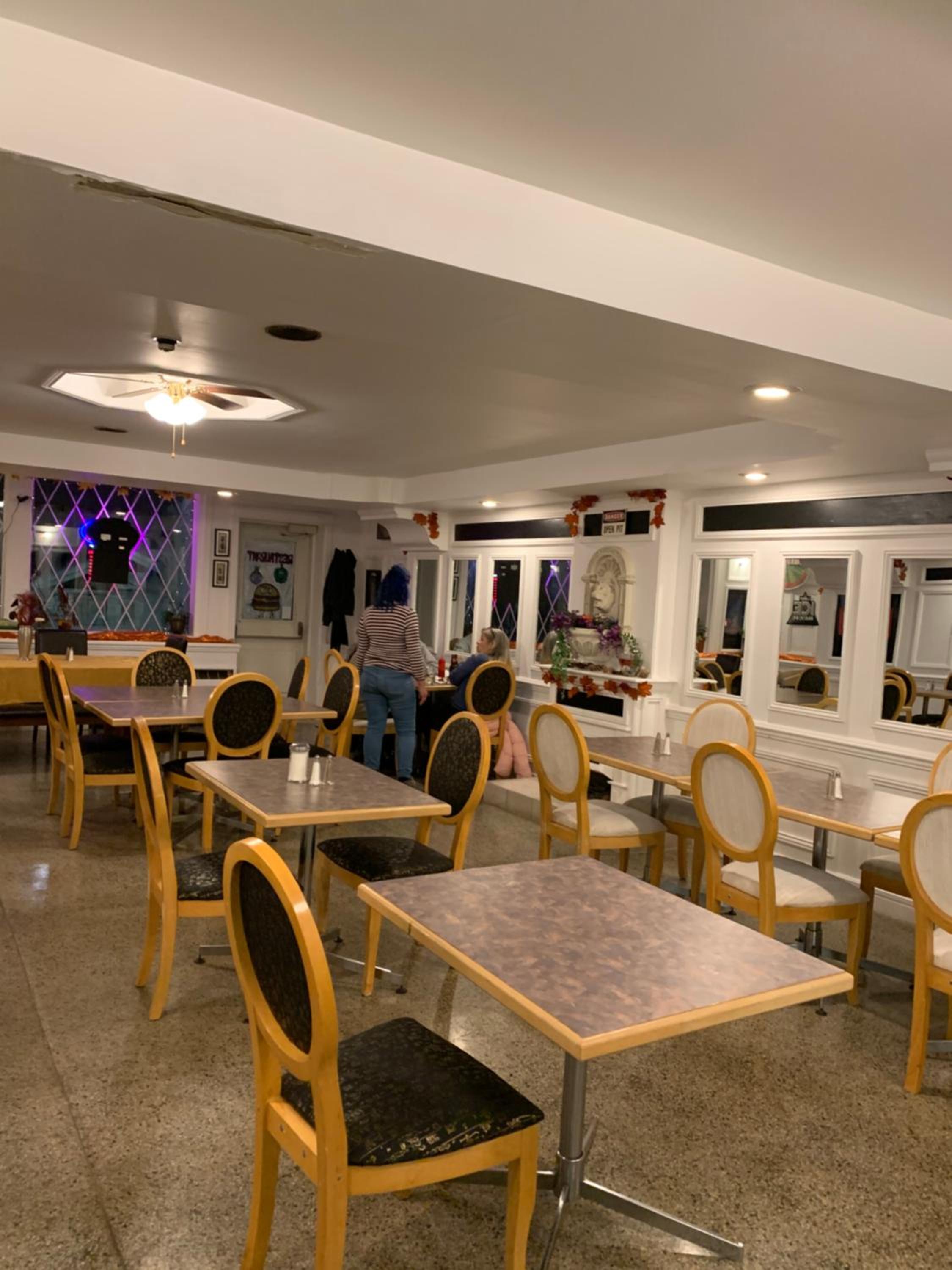 Lakeview Hotel 21/33