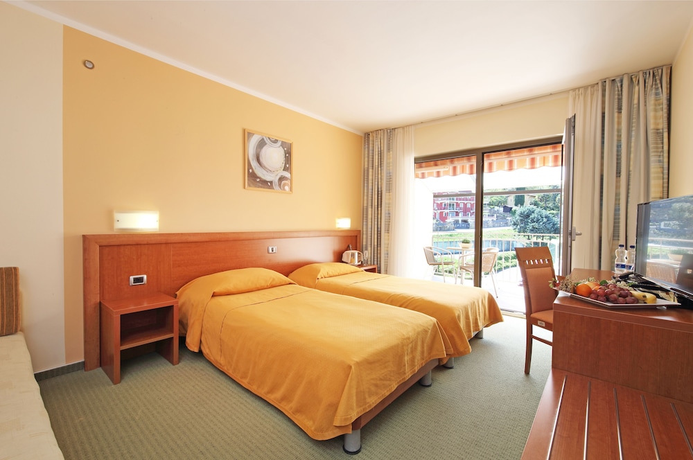 Hotel Salinera 10/66