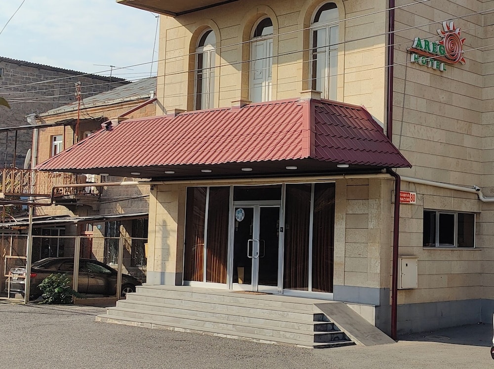 Areg Hotel 4/113