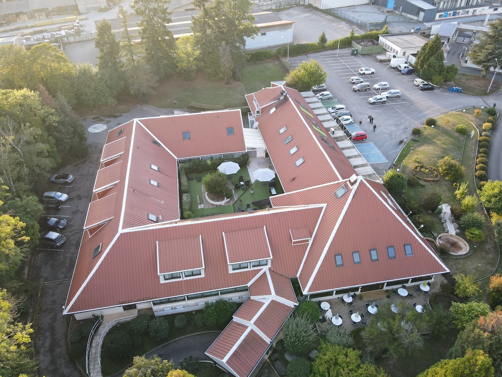 Logis Hotel Black and Green 3/50