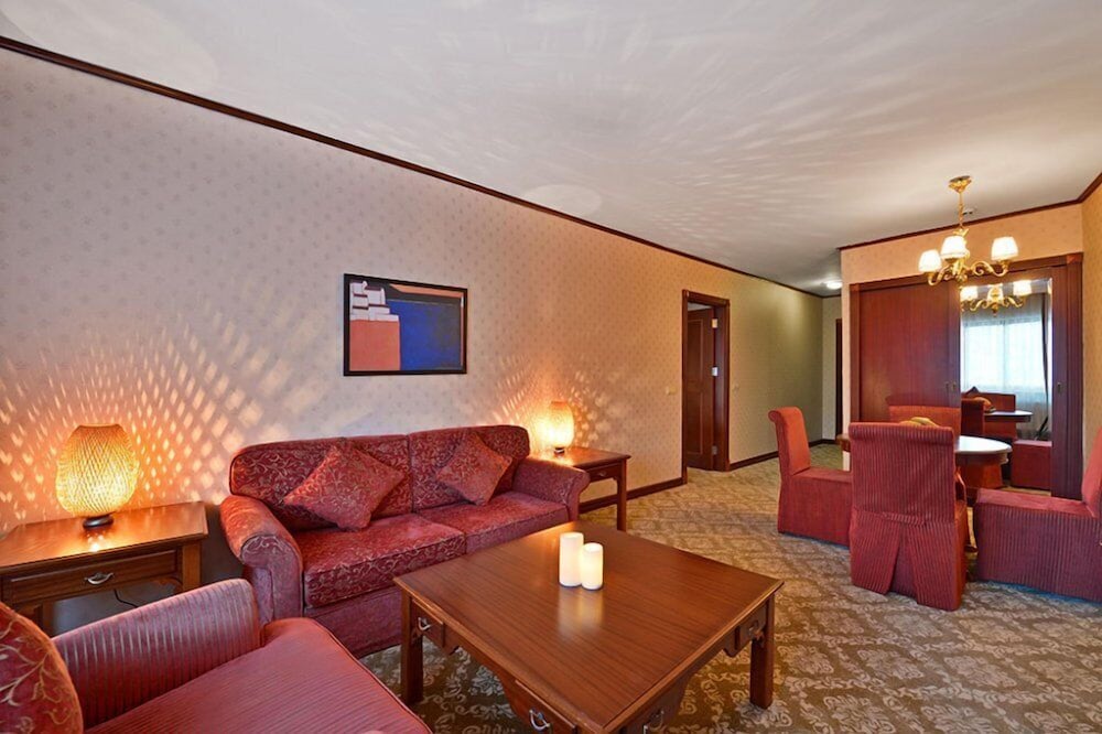 Karinna Convention And Spa 32/55