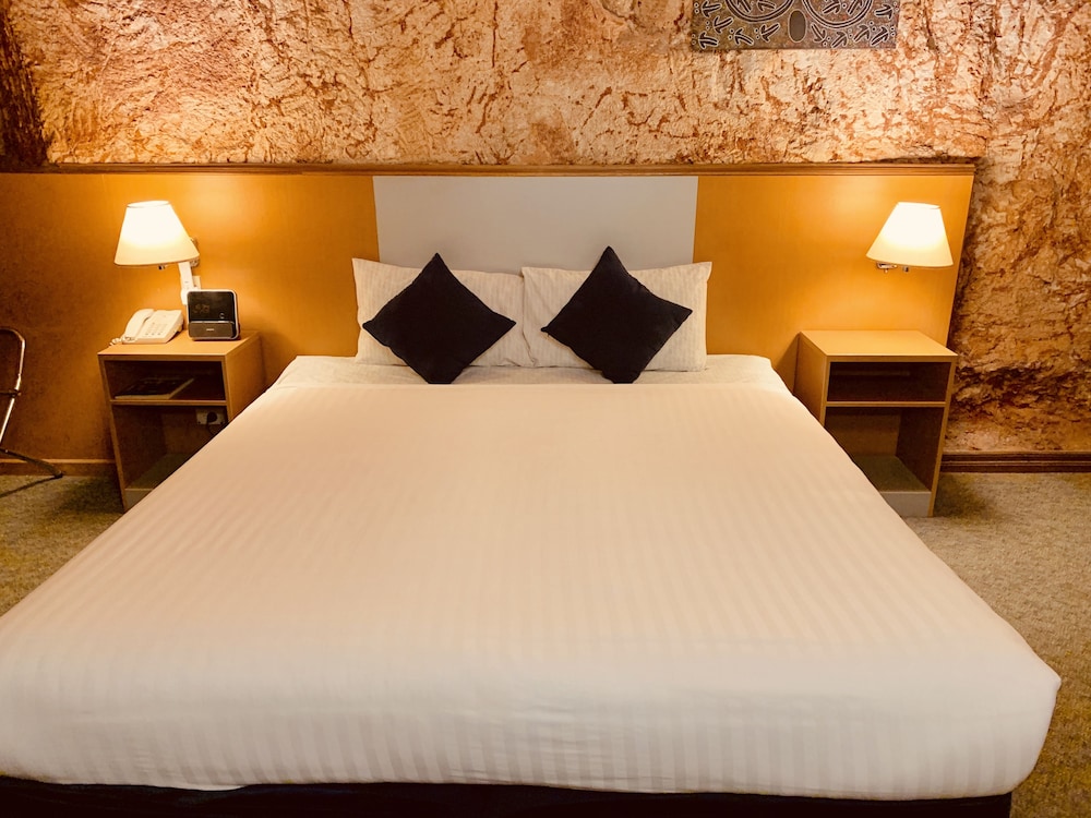 Desert Cave Hotel 12/50