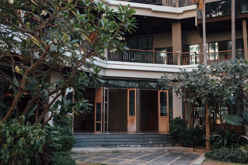 Welcome World Beachfront Resort 2/47