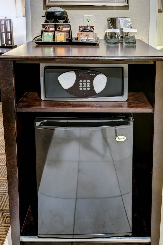 DoubleTree by Hilton Hotel Tinton Falls - Eatontown 43/51
