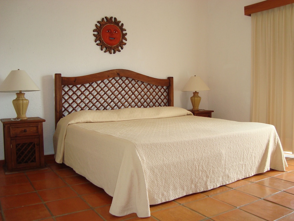 Las Palmas Condominios 8/36