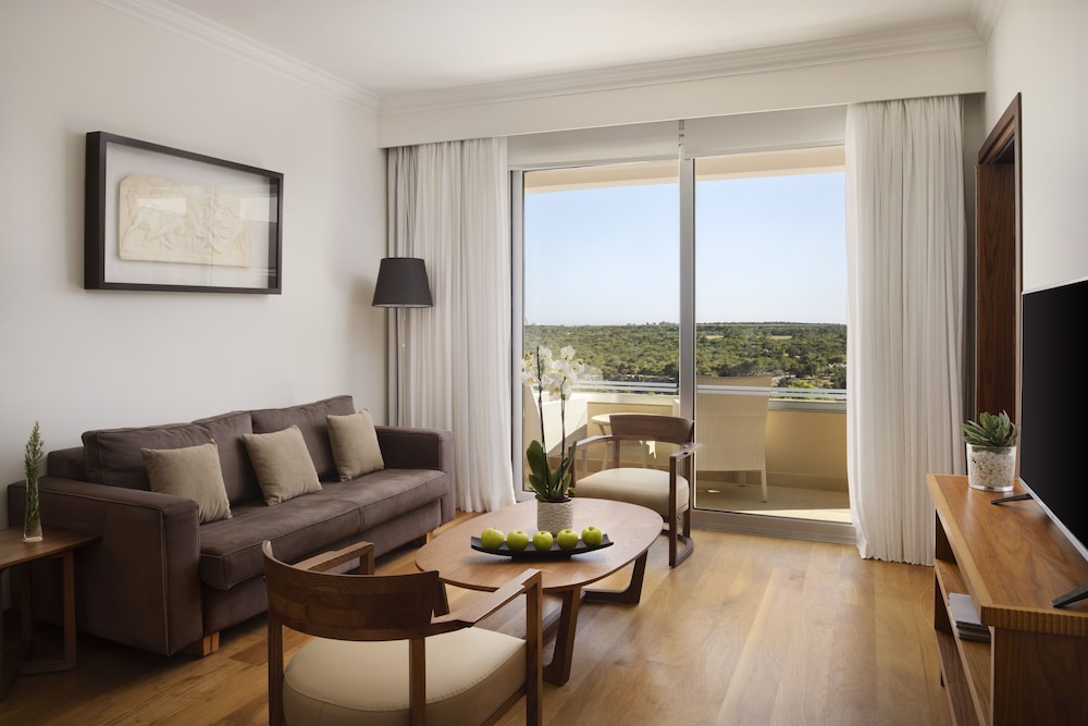 Grecian Park Hotel 49/75