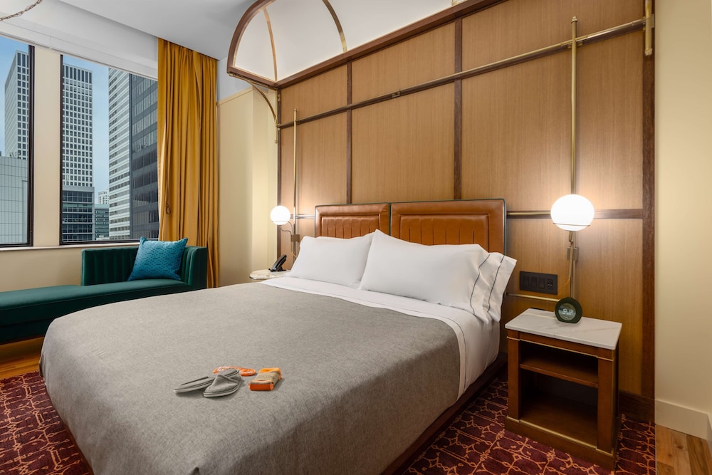 ROOM, KING BED, ACCESSIBLE