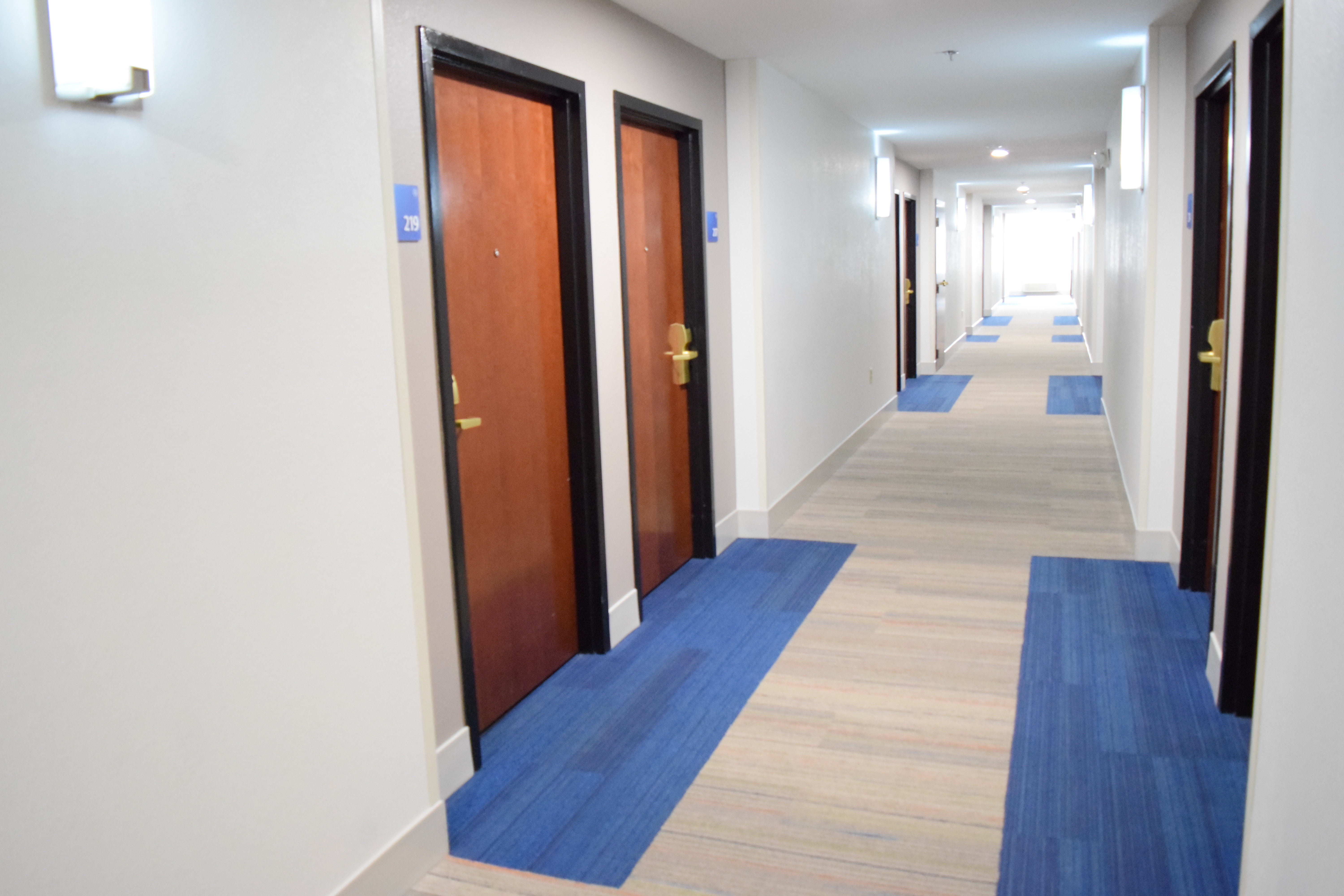 Holiday Inn Express Hotel And Suites Pensacola W I 10 17/35