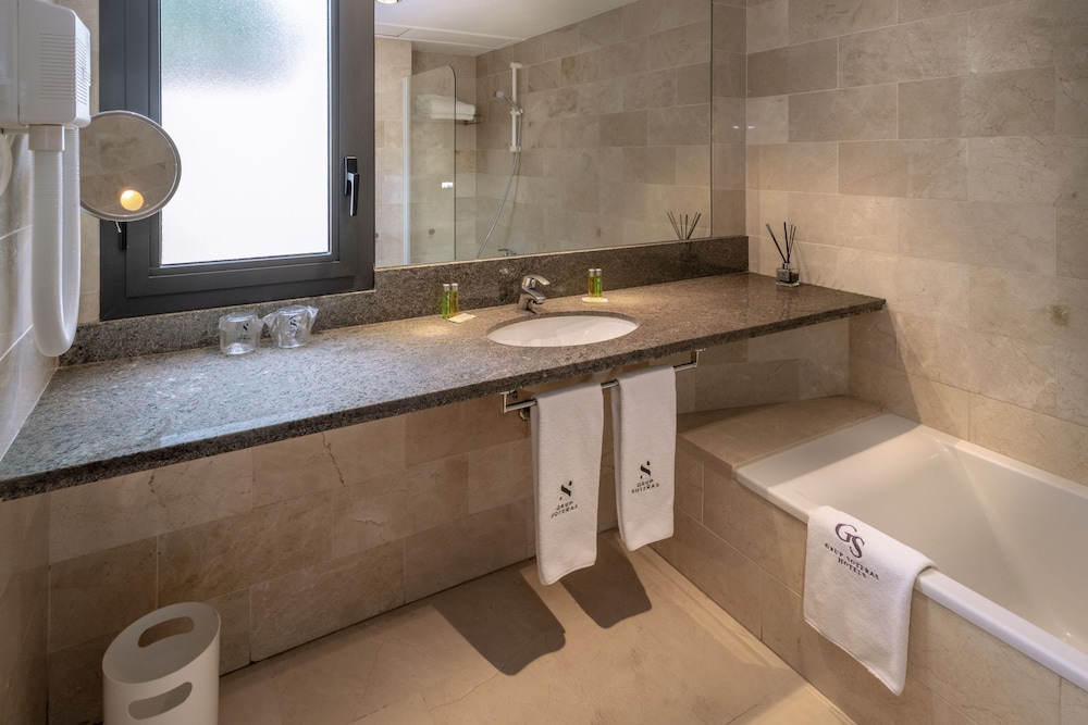 Gran Hotel Rey Don Jaime 36/70
