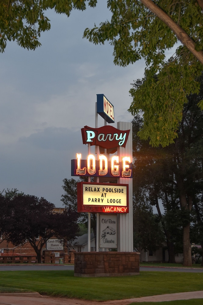 Parry Lodge 2/68