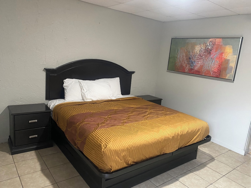 Studio Suites Extended Stay 14/41