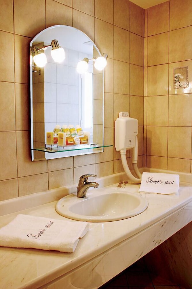Dolphin Hotel Resort And Conference 42/43