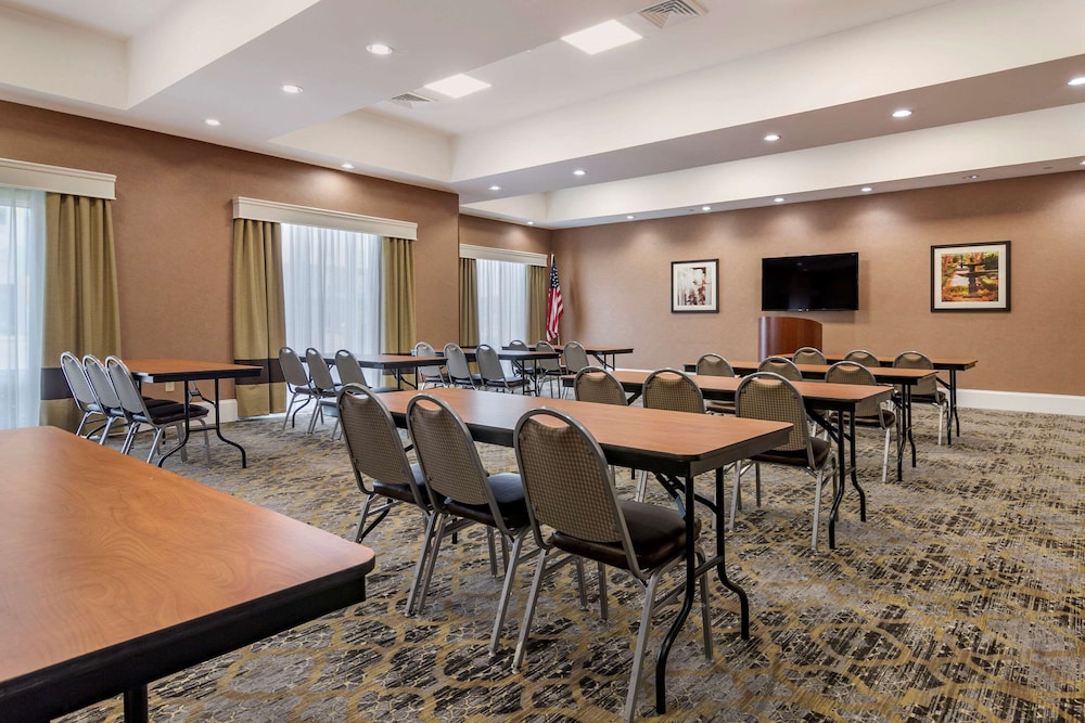 Comfort Suites Florence I-95 33/36