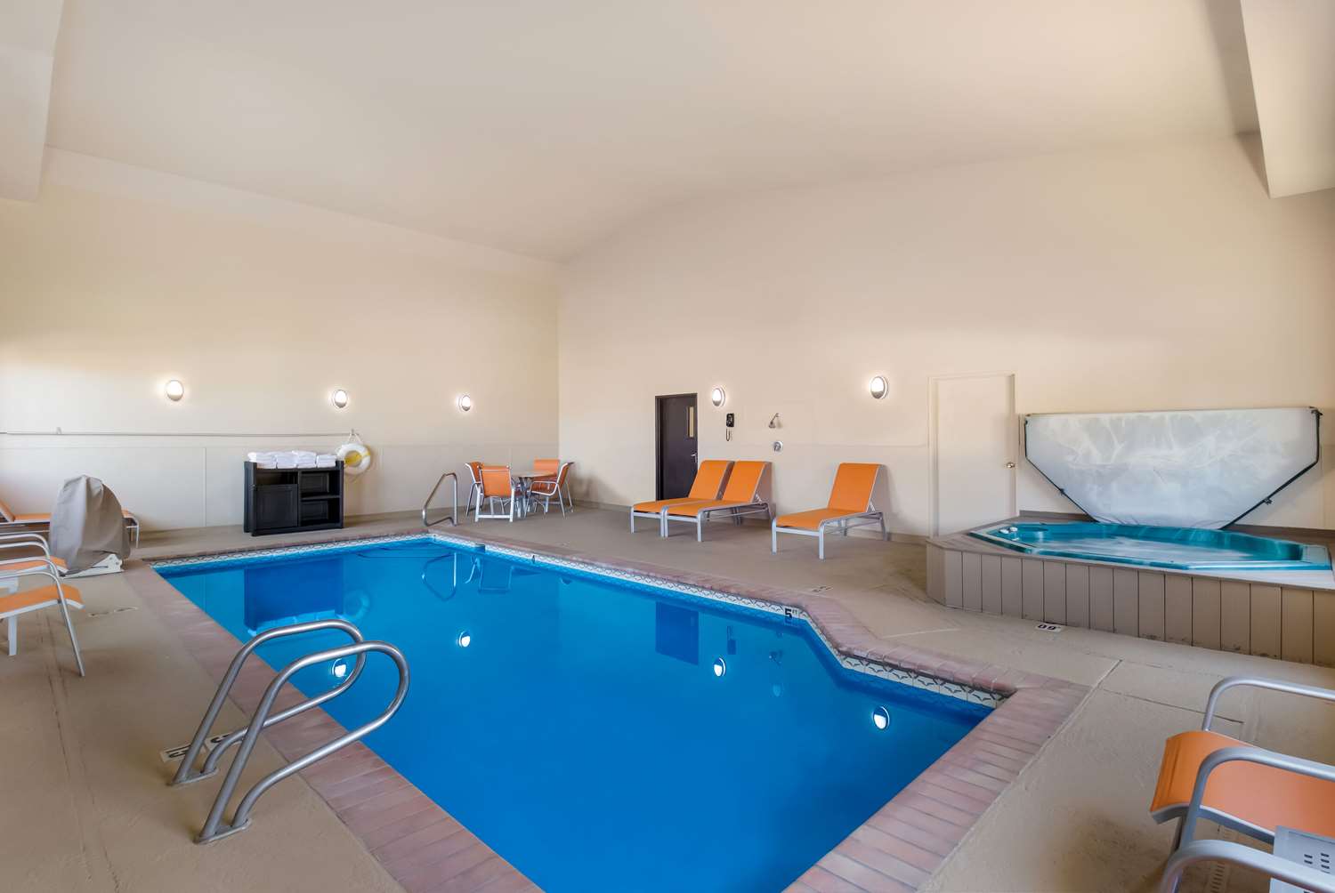 swimming pool spa