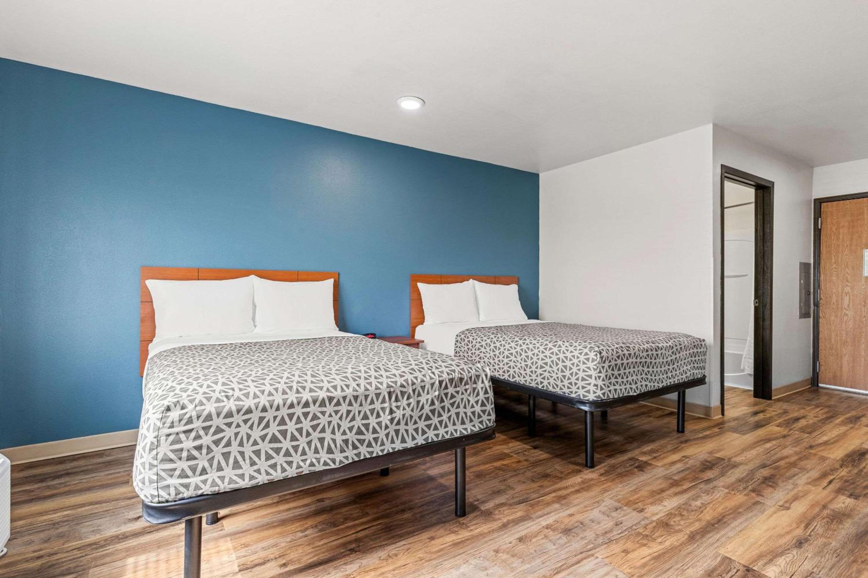 غرفة بسريرين مزدوجين، WoodSpring Suites Tulsa 6/10