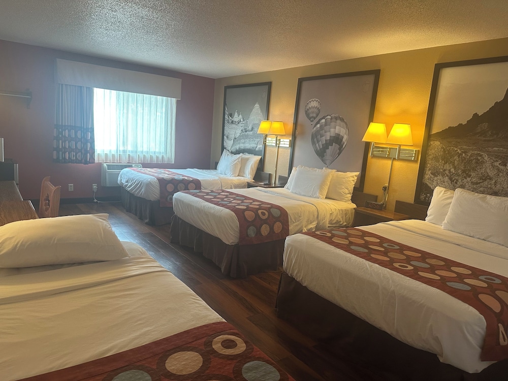 Super 8 by Wyndham Las Vegas 11/26
