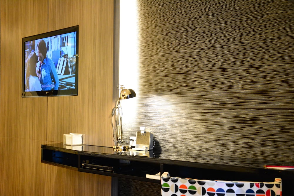 Trinity Silom Hotel 42/46