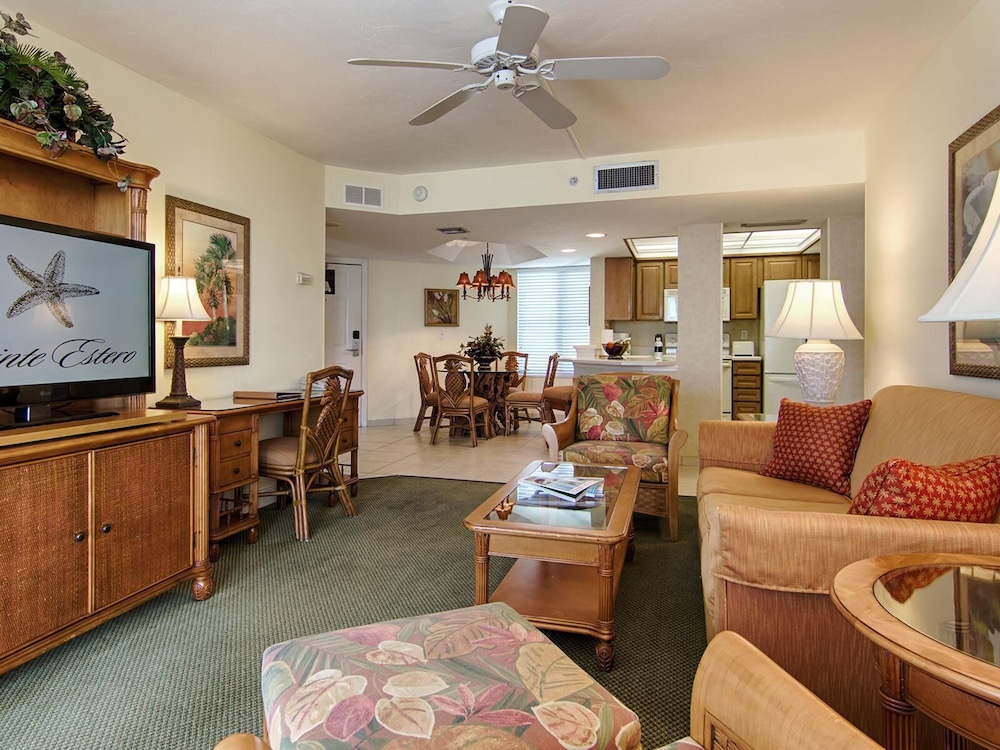 Pointe Estero Resort 23/50