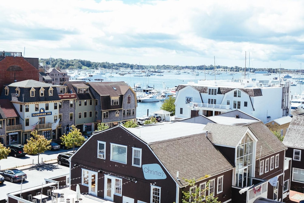 Newport Bay Club and Hotel 42/45