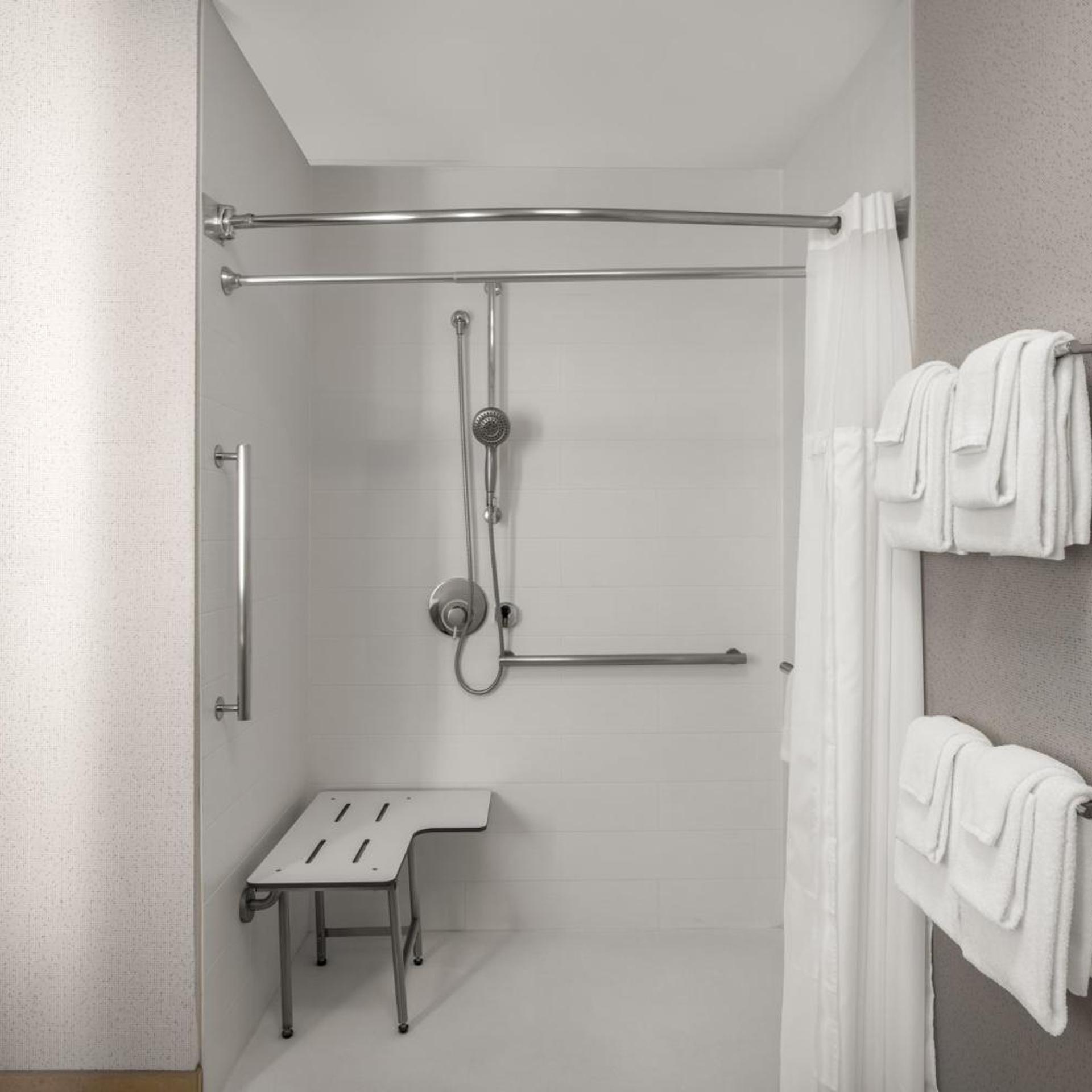 غرفة بسريرين منفصلين لذوي الإعاقة، Holiday Inn Express and Suites Salem North - Keizer 3/4