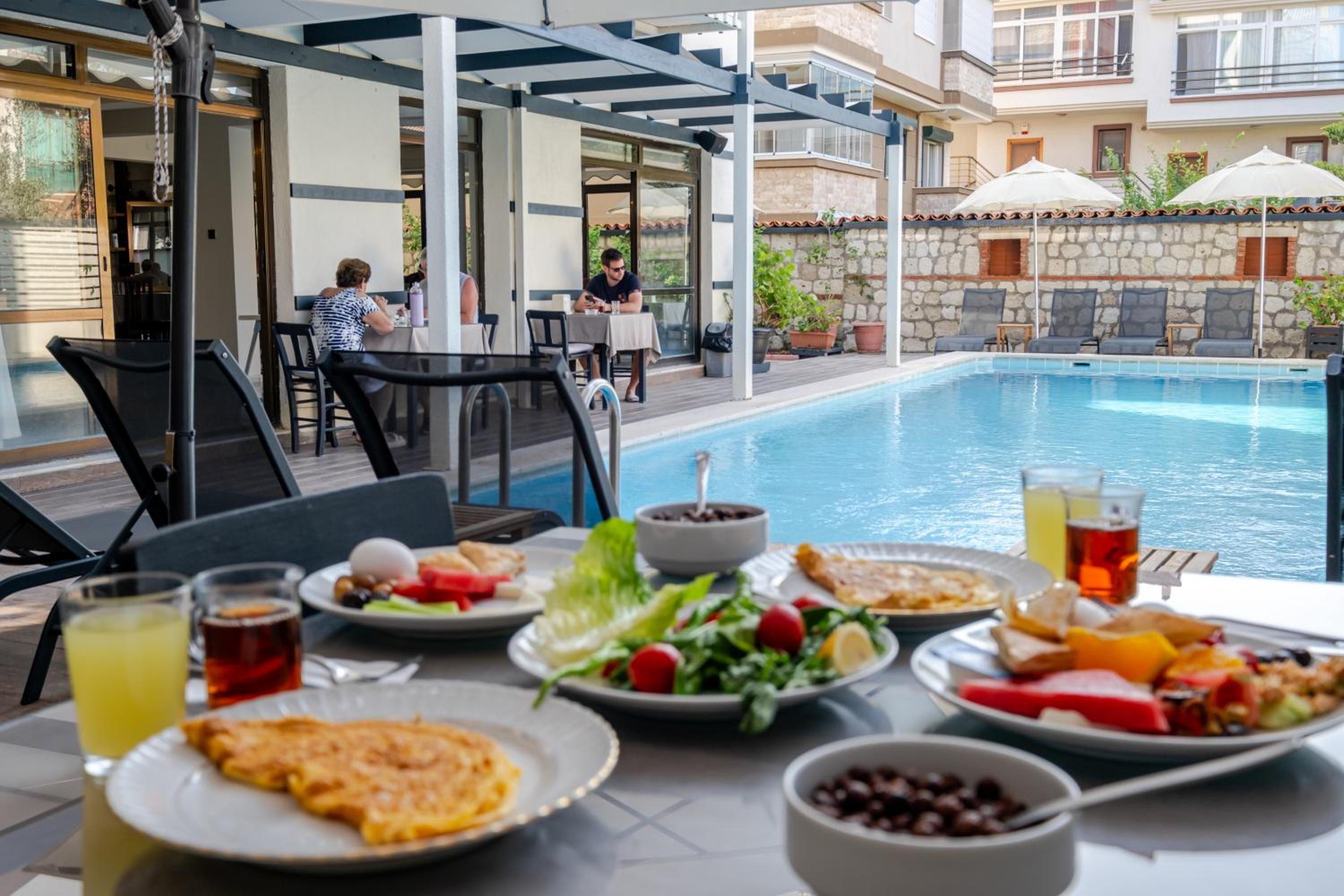 Bayram Hotel 34/50