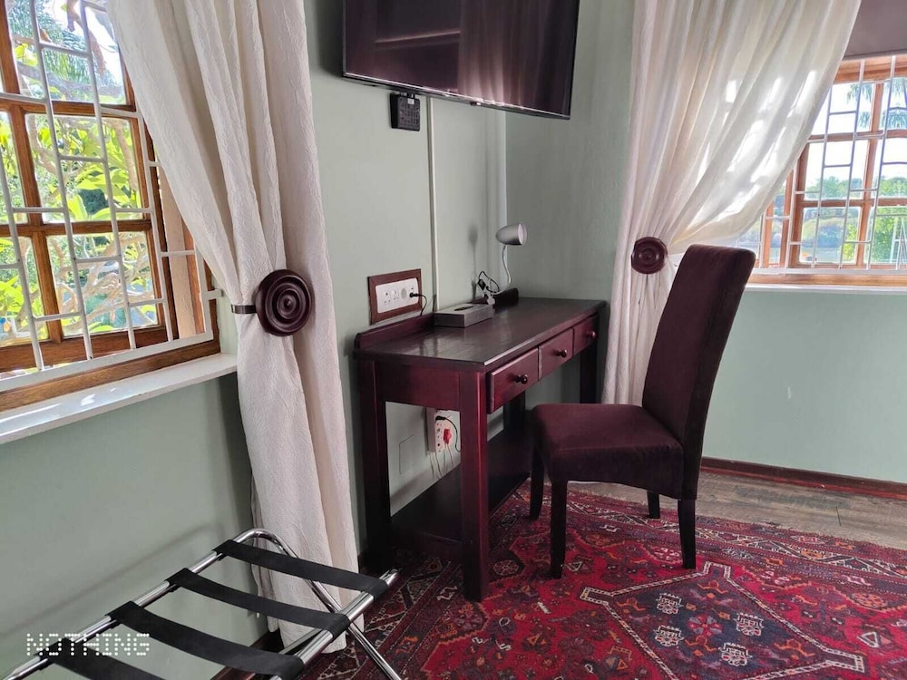 Moon River Guest House 40/50