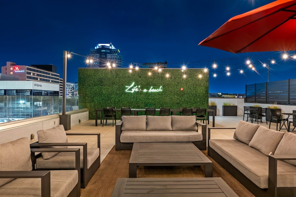 Hotel Mai Downtown Long Beach 40/60