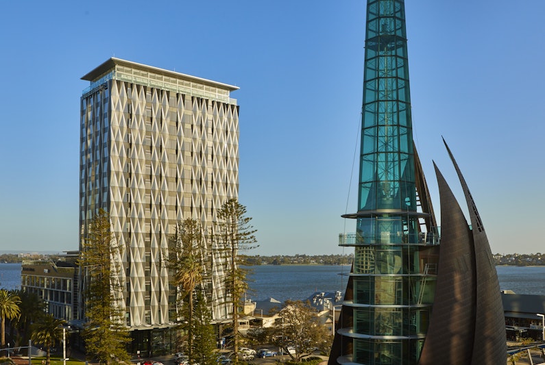 Doubletree By Hilton Perth Waterfront 2/35