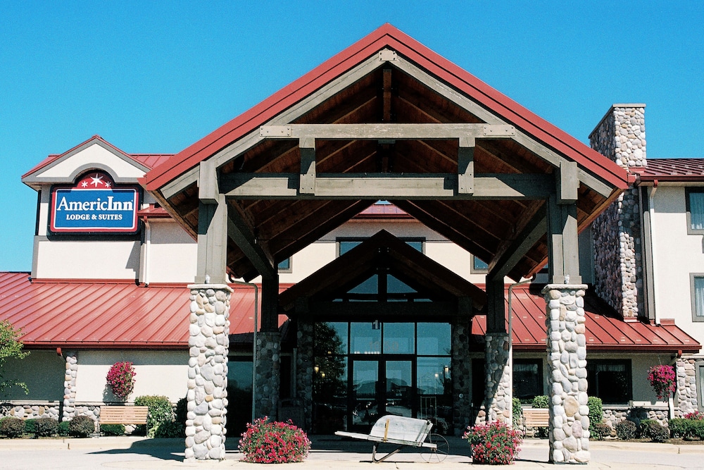 AmericInn by Wyndham Oswego 7/39