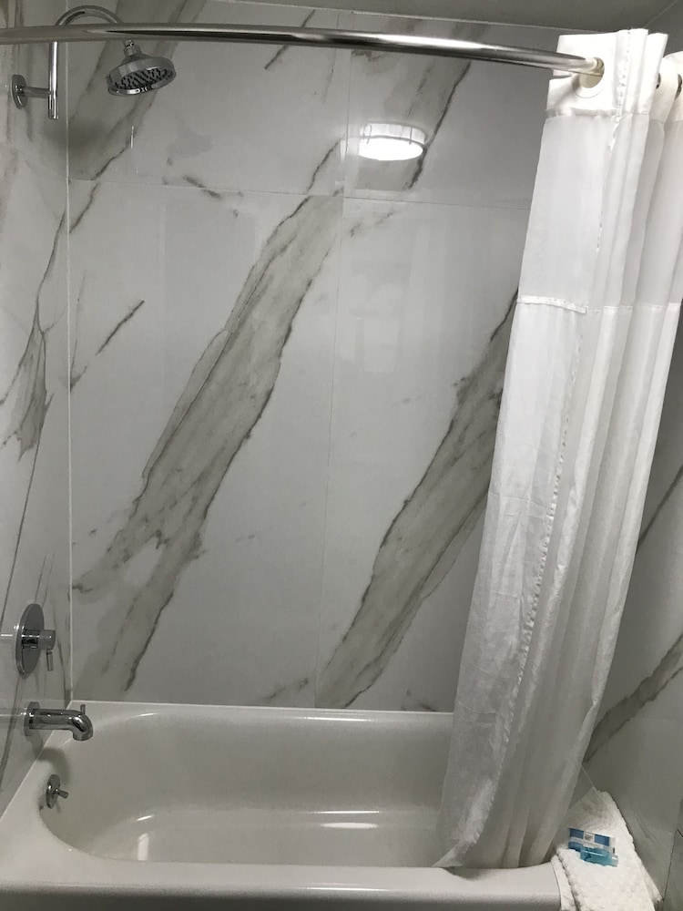 Americas Best Value Inn Clearwater 29/29