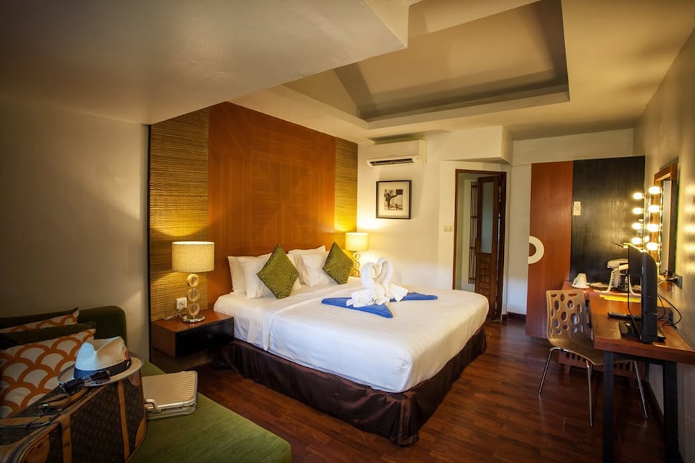 TANGO BEACH RESORT 9/30