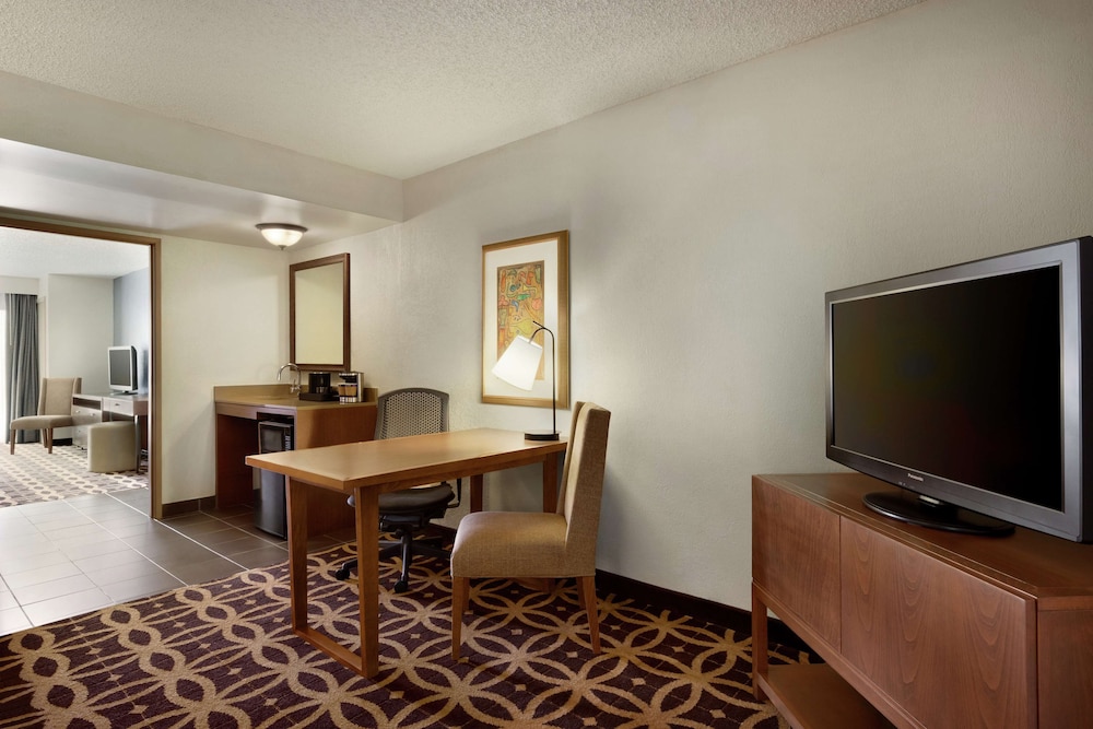 The Signature Suites 54/67