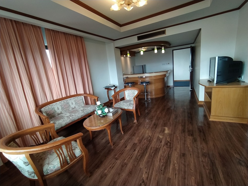 Sing Golden Place Hotel 35/52