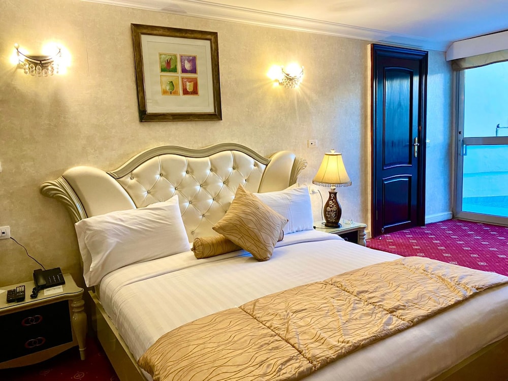 2 Bedrooms, Penthouse, King and Twin Beds, Pool Front, Private Pool