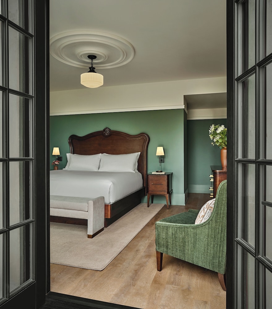 1 Bedroom, Estate, Deluxe, Suite, King Bed, Sofa