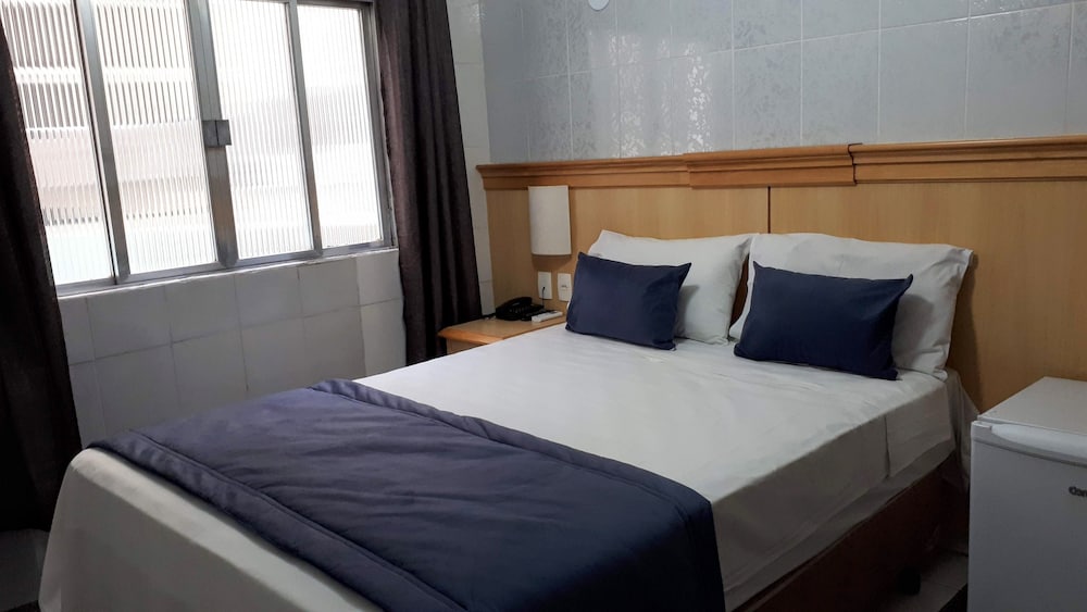ROOM, DOUBLE BED