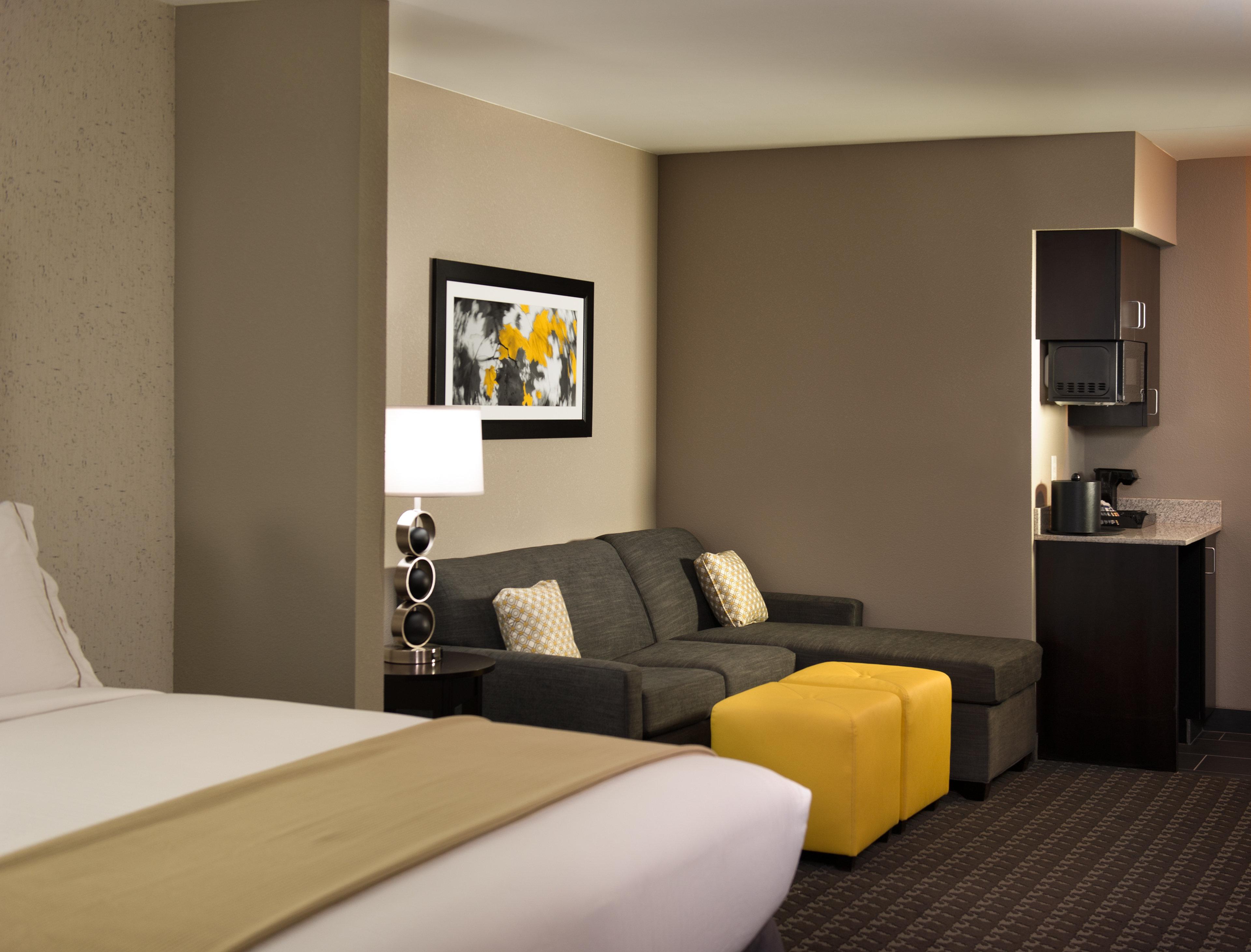 Suite, King Bed, Living Area, Accessible