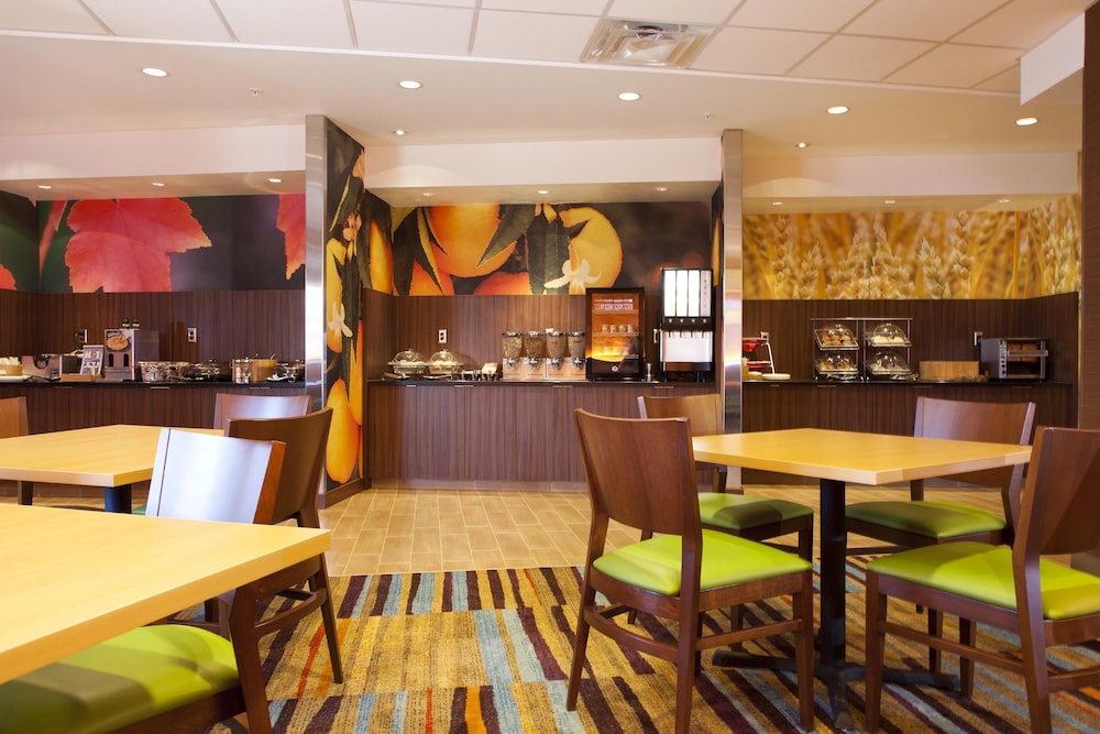 Fairfield Inn And Suites By Marriott Lethbridge 9/36