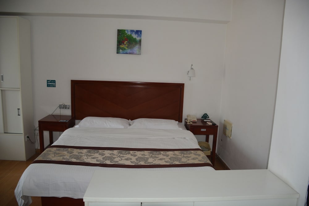 GreenTree Inn Weihai Huancui District Liugong Island Wharf Qingdao North Road Express Hotel 23/45