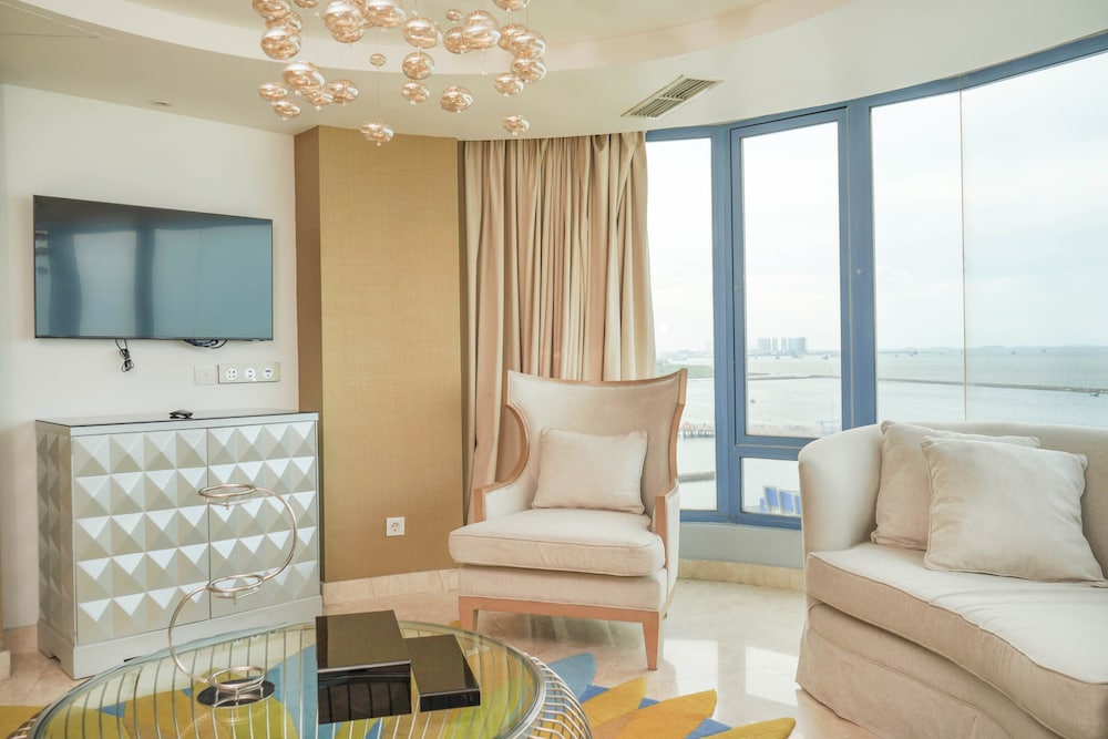 Mercure Convention Center Ancol 39/63