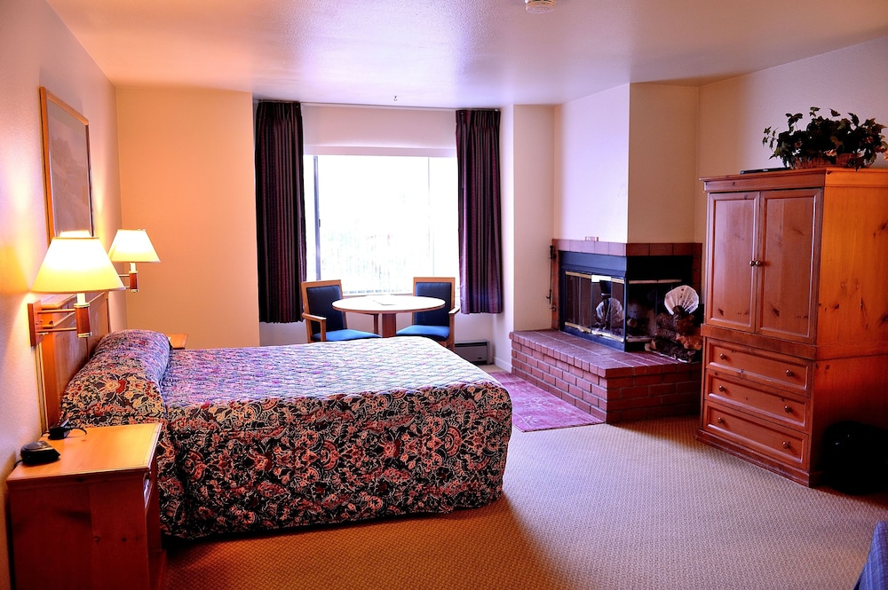 Pacific Gardens Inn 27/64
