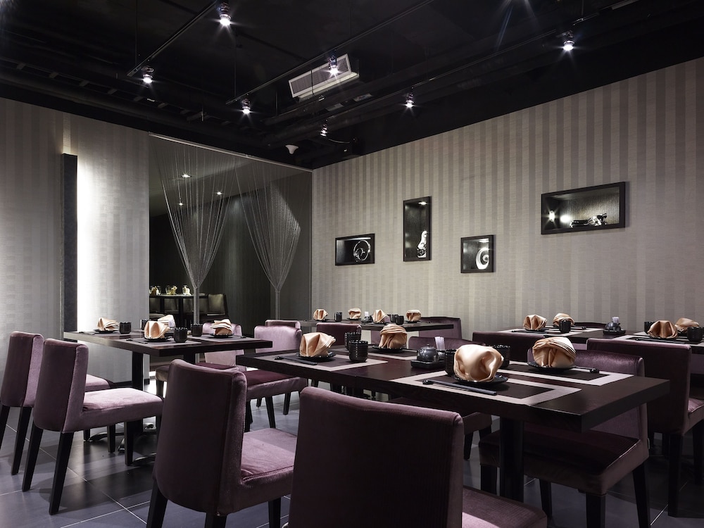 The Loft Hotel 70/75