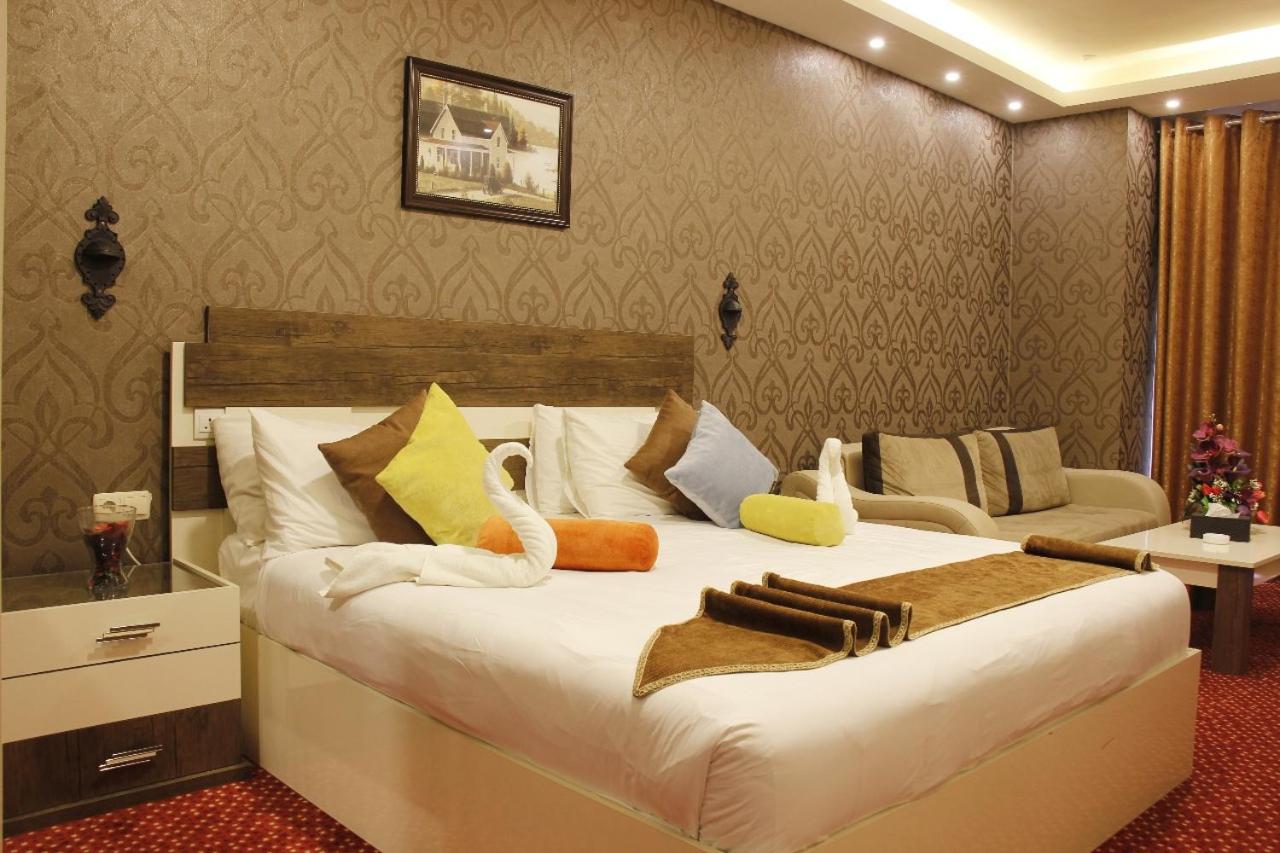 Balcony Hotel and Suites 13/49